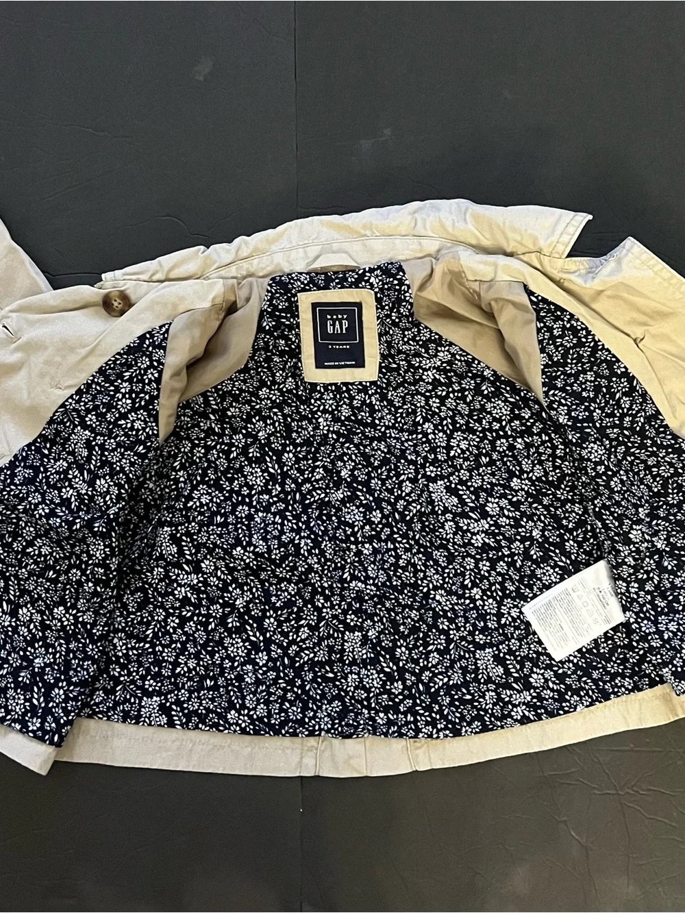 GAP 3T Kids girls Khaki /tan Double-Breasted Pea Coat fully lined w/flower print